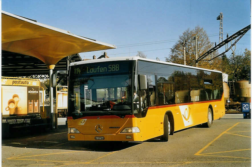 (072'322) - PostAuto Nordwestschweiz - BL 127'564 - Mercedes am 24. Oktober 2004 beim Bahnhof Laufen