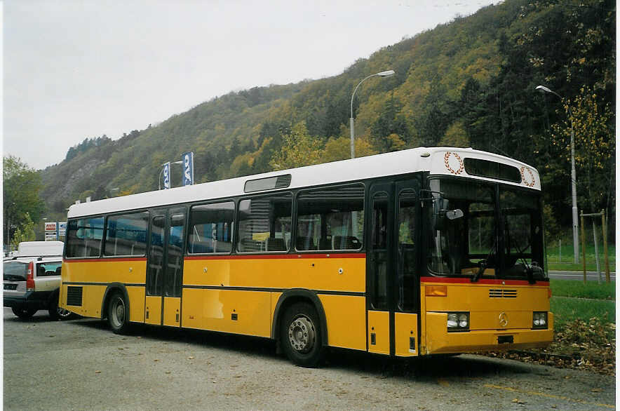 (072'517) - PostAuto Berner Oberland - Mercedes/R&J (ex P 25'376; ex Engeloch, Riggisberg Nr. 2; ex P 25'305) am 6. November 2004 in Biel, BTR