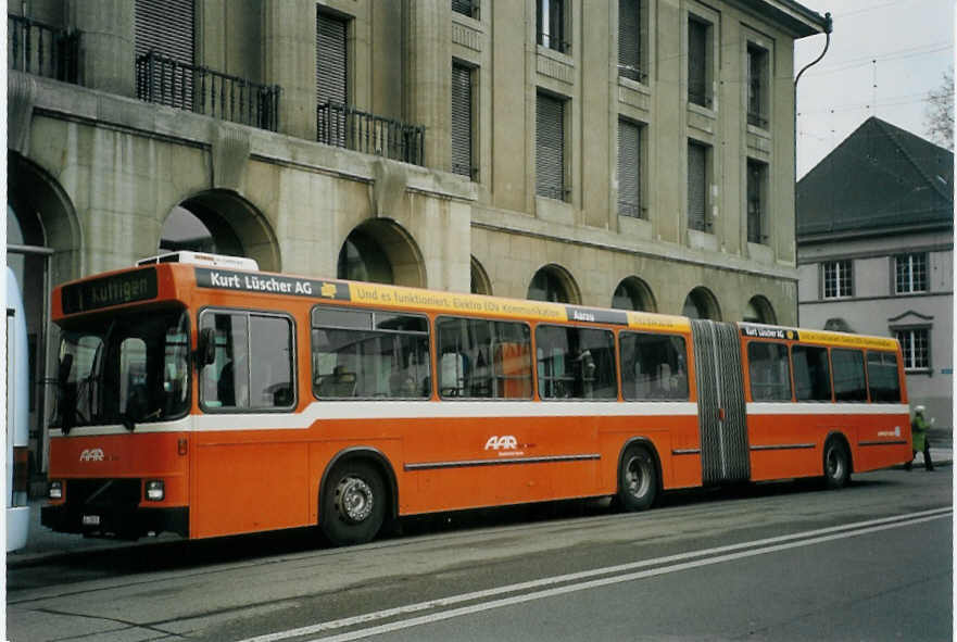(072'732) - AAR bus+bahn, Aarau - Nr. 135/AG 19'935 - Volvo/Hess am 27. November 2004 am 27. November 2004 beim Bahnhof Aarau