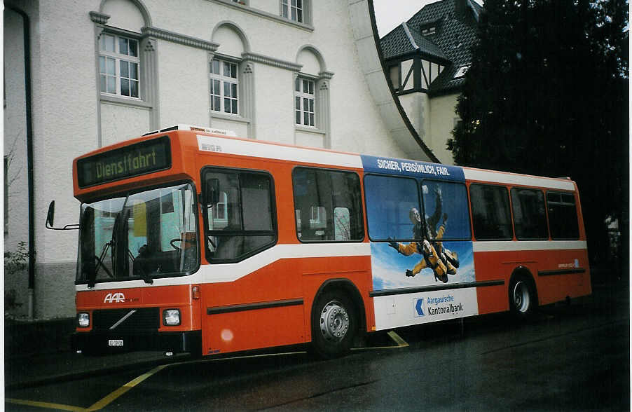 (072'901) - AAR bus+bahn, Aarau - Nr. 138/AG 19'938 - Volvo/Hess am 2. Dezember 2004 beim Bahnhof Aarau