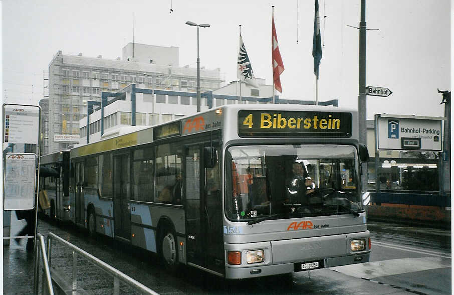 (072'907) - AAR bus+bahn, Aarau - Nr. 154/AG 18'254 - MAN am 2. Dezember 2004 beim Bahnhof Aarau