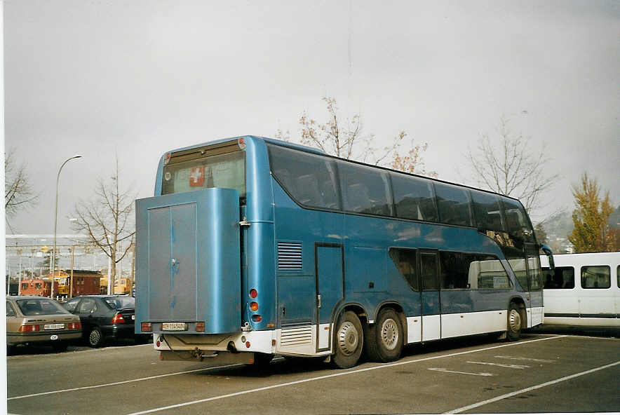 (072'914) - Fidjo, Oberglatt - ZH 114'540 - Volvo/Beulas am 7. Dezember 2004 in Thun, Seestrasse