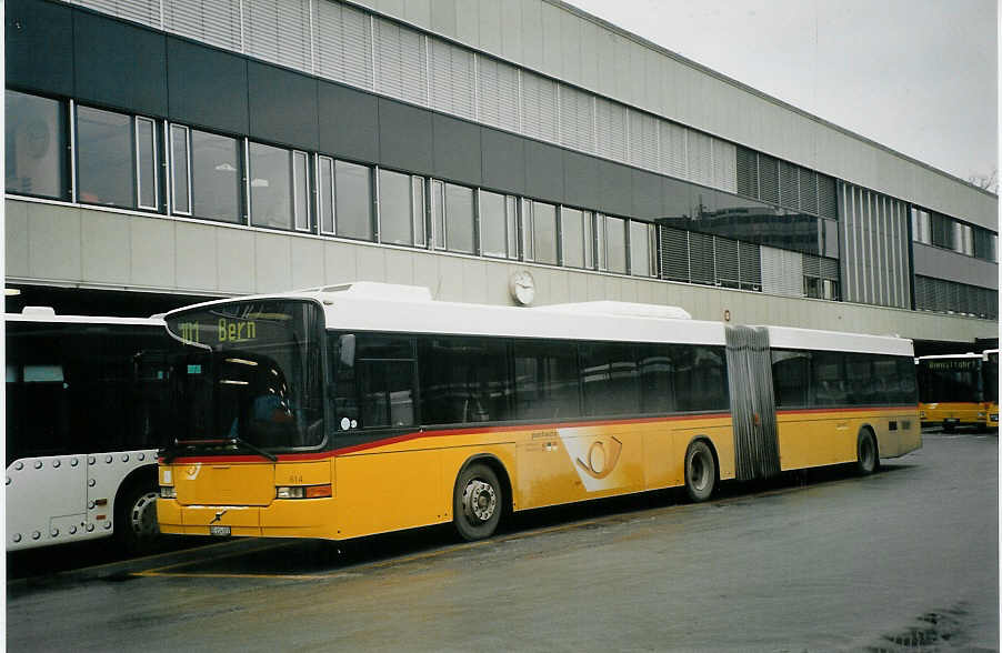 (073'332) - PostAuto Bern-Freiburg-Solothurn - Nr. 614/BE 614'092 - Volvo/Hess (ex P 27'734) am 20. Dezember 2004 in Bern, Postautostation