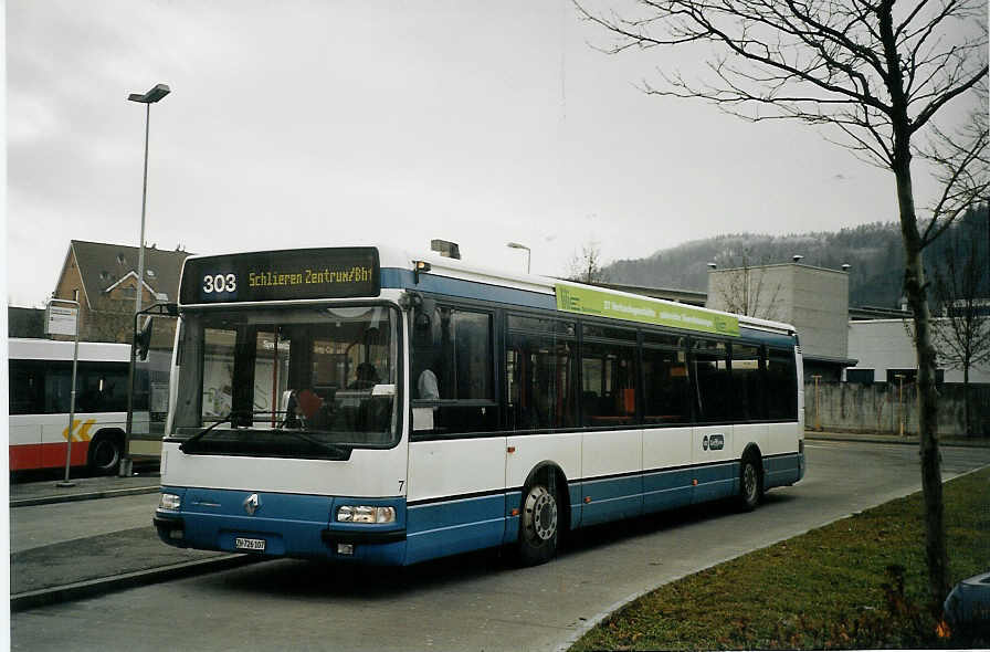 (073'418) - Limmat Bus, Dietikon - Nr. 7/ZH 726'107 - Renault (ex Hrzeler, Dietikon Nr. 27) am 28. Dezember 2004 in Spreitenbach, Shopping Center