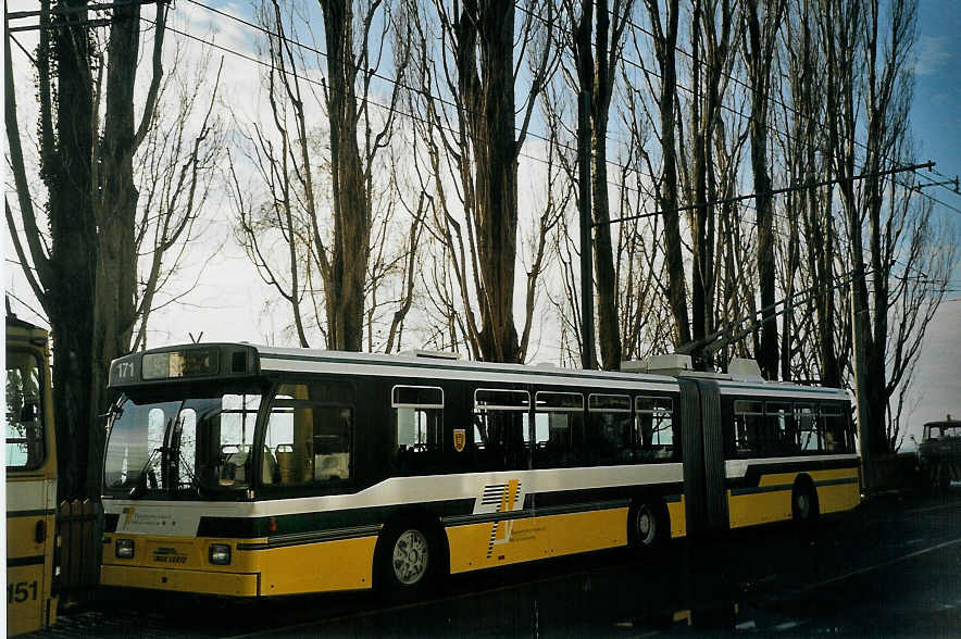 (073'529) - TN Neuchtel - Nr. 171 - FBW/Hess Gelenktrolleybus am 1. Januar 2005 in Neuchtel, Dpt