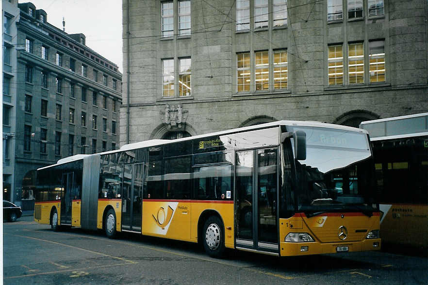 (073'736) - Cars Alpin Neff, Arbon - Nr. 1/TG 686 - Mercedes am 8. Januar 2005 beim Bahnhof St. Gallen