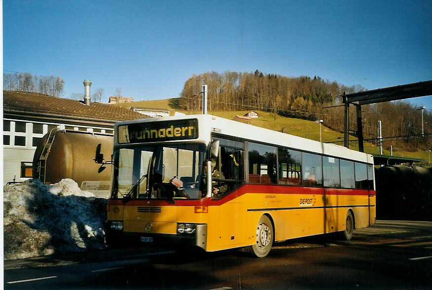 (073'821) - Schmidt, Jonschwil - SG 167'107 - Mercedes (ex Buner&Schmidt, Jonschwil) am 8. Januar 2005 beim Bahnhof Herisau