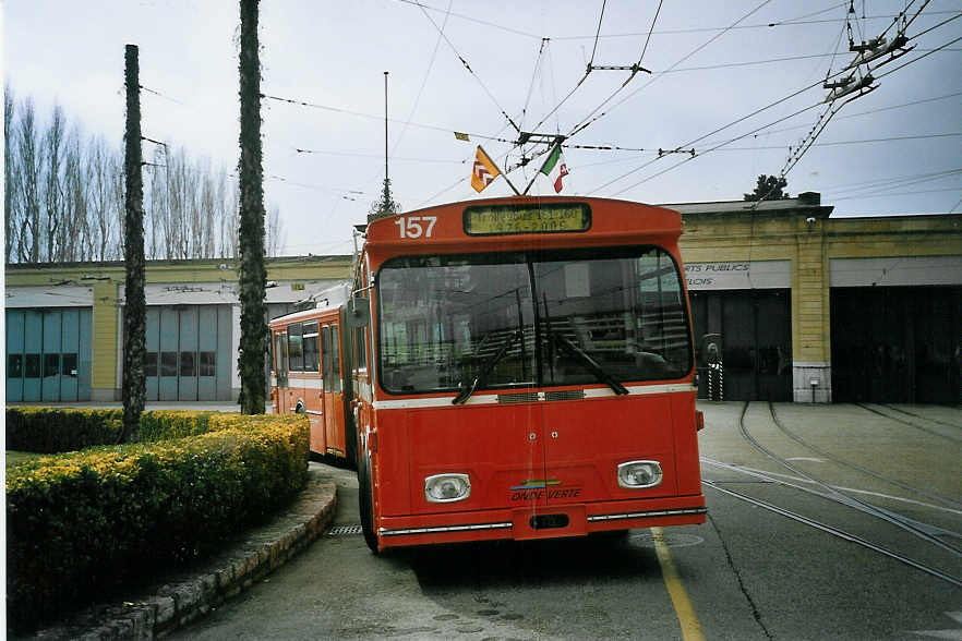 (074'116) - TN Neuchtel - Nr. 157 - FBW/Hess Gelenktrolleybus (ex Nr. 57) am 16. Januar 2005 in Neuchtel, Dpt