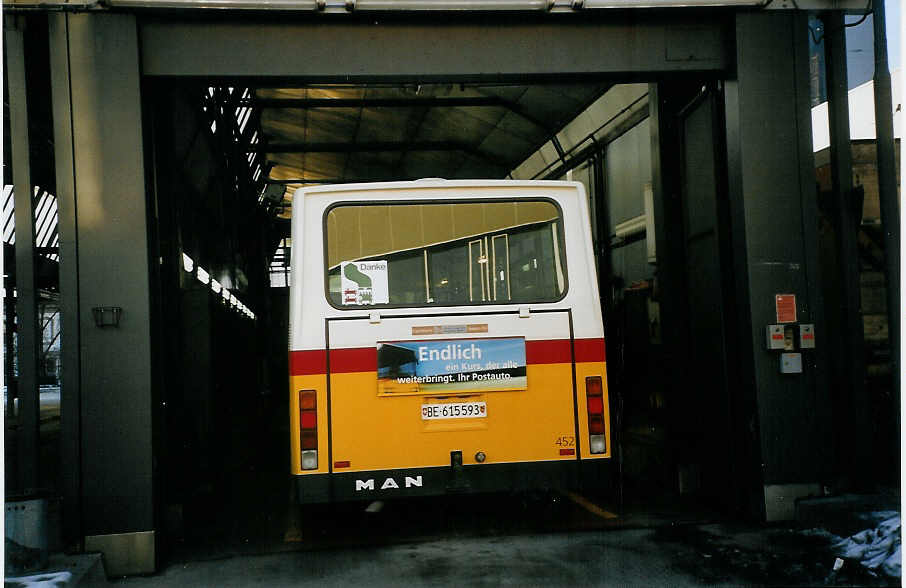 (074'422) - PostAuto Bern-Freiburg-Solothurn - Nr. 452/BE 615'593 - MAN/Hess (ex Trachsel, Hasle-Regsau; ex Loosli, Wyssachen) am 10. Februar 2005 in Bern, Postautostation