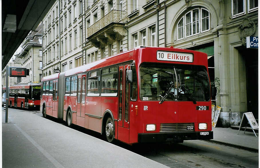 (074'503) - Bernmobil, Bern - Nr. 290/BE 419'290 - Volvo/R&J-Hess-Gangloff am 10. Februar 2005 beim Bahnhof Bern