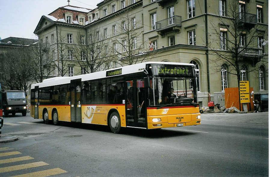 (074'506) - Engeloch, Riggisberg - Nr. 5/BE 27'667 - MAN (ex Nr. 13) am 10. Februar 2005 beim Bahnhof Bern