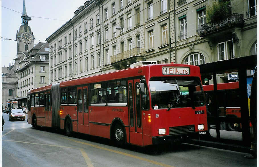 (074'516) - Bernmobil, Bern - Nr. 284/BE 419'284 - Volvo/R&J-Hess-Gangloff am 10. Februar 2005 beim Bahnhof Bern