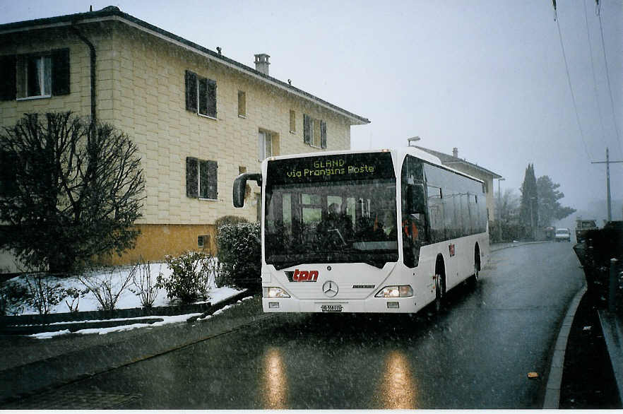 (075'620) - TPN Nyon - VD 558'015 - Mercedes am 6. Mrz 2005 beim Bahnhof Prangins