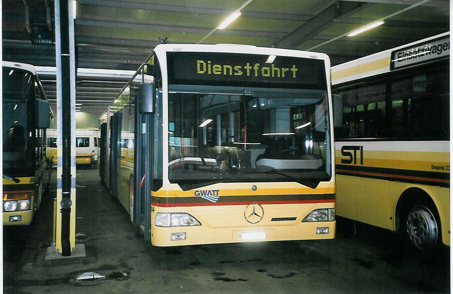 (076'017) - STI Thun - Nr. 84/BE 543'384 - Mercedes am 9. April 2005 in Thun, Garage