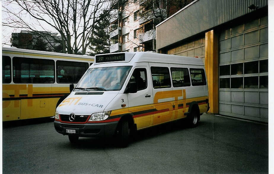 (076'117) - STI Thun - Nr. 3/BE 551'003 - Mercedes am 13. April 2005 in Thun, Garage
