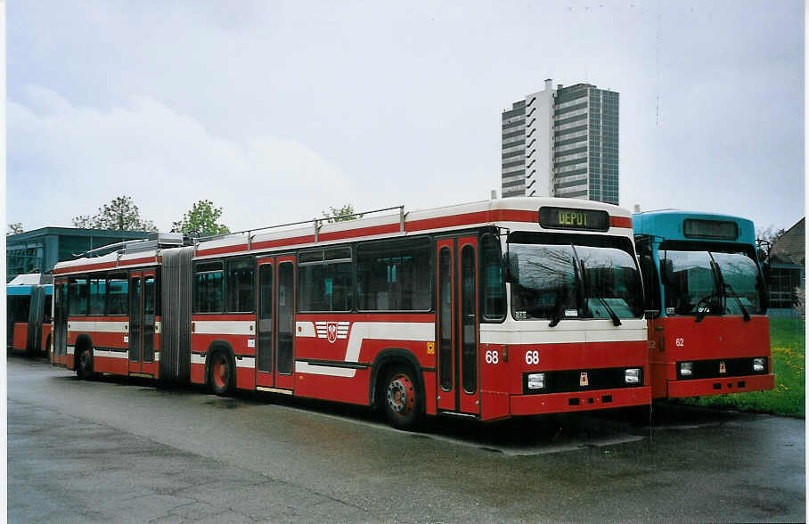 (076'406) - VB Biel - Nr. 68 - Volvo/R&J Gelenktrolleybus am 23. April 2005 in Biel, Zeughaus