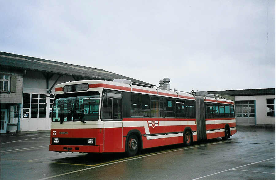 (076'412) - VB Biel - Nr. 72 - Volvo/R&J Gelenktrolleybus am 23. April 2005 in Bellach, Hess