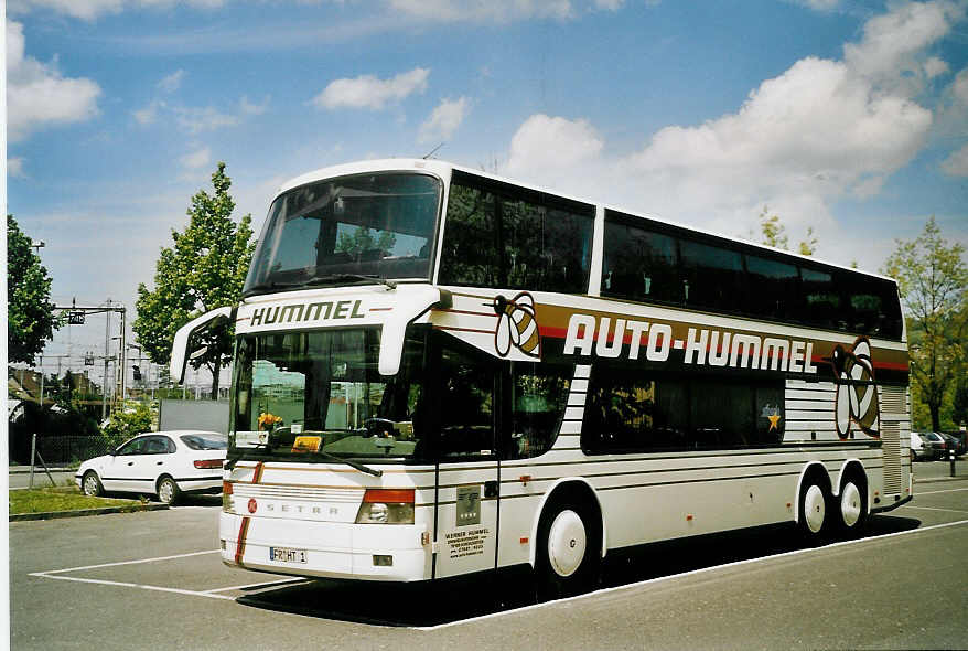 (076'528) - Aus Deutschland: Hummel, Kirchzarten - FR-HT 1 - Setra am 11. Mai 2005 in Thun, Seestrasse