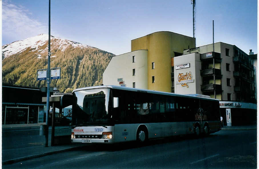 (076'718) - Kessler, Davos - GR 5965 - Setra am 26. Mai 2005 beim Bahnhof Davos-Dorf