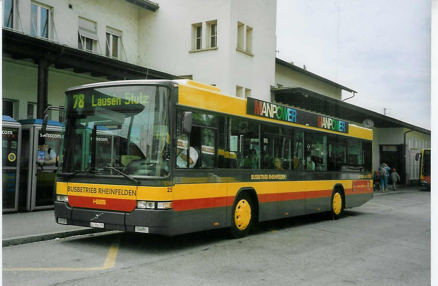 (077'314) - AAGL Liestal - Nr. 25/AG 356'375 - Volvo/Hess am 5. Juni 2005 beim Bahnhof Liestal