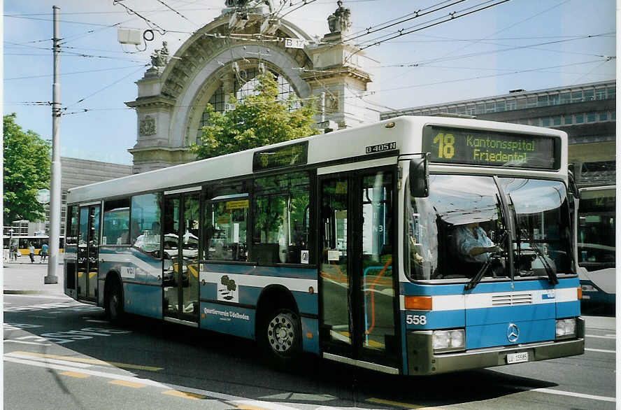(077'736) - VBL Luzern - Nr. 558/LU 15'585 - Mercedes (ex Gowa, Luzern Nr. 58) am 18. Juni 2005 beim Bahnhof Luzern