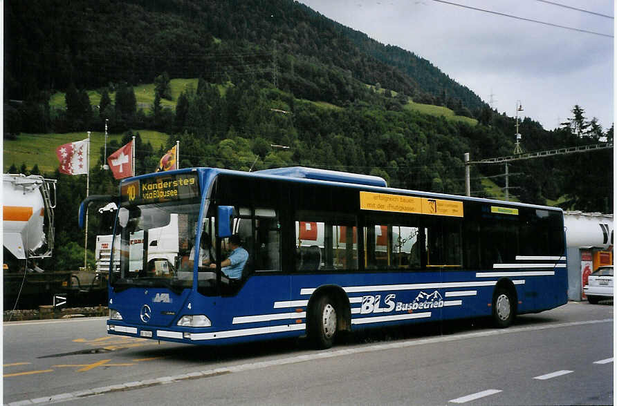 (078'124) - AFA Adelboden - Nr. 4/BE 26'704 - Mercedes am 25. Juni 2005 beim Bahnhof Reichenbach