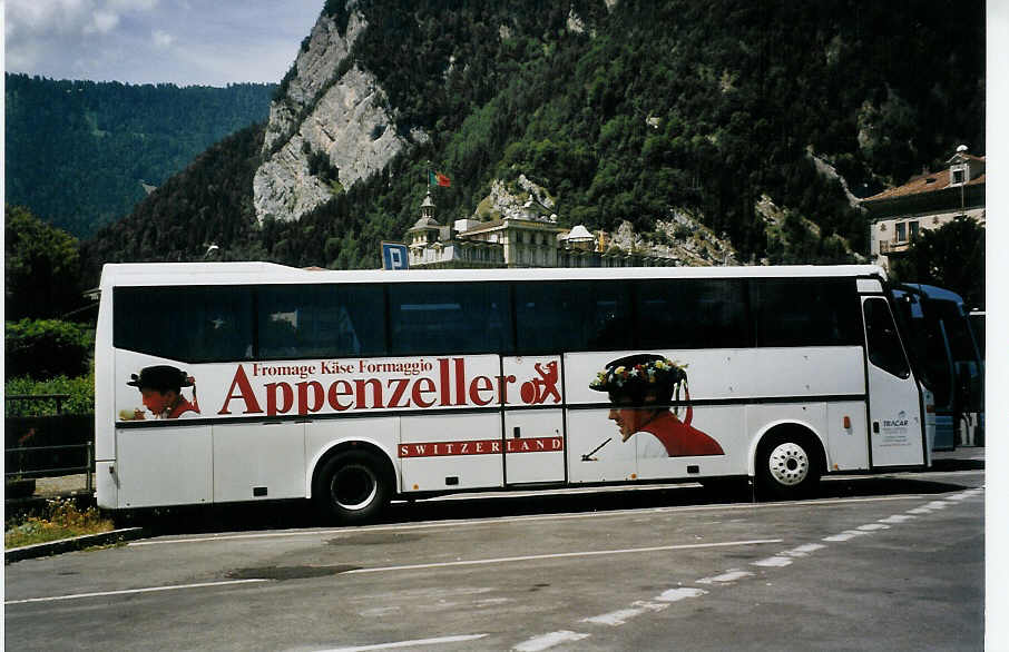 (078'133) - Tracar, Appenzell - AI 635 - Bova am 26. Juni 2005 beim Bahnhof Interlaken West