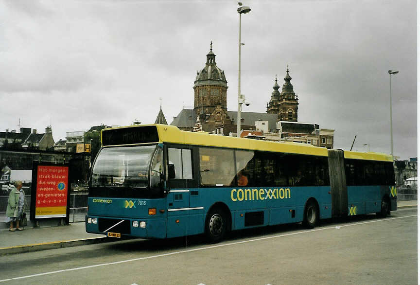 (078'629) - Connexxion - Nr. 7818/BJ-NH-23 - Volvo/Berkhof am 20. Juli 2005 beim Bahnhof Amsterdam