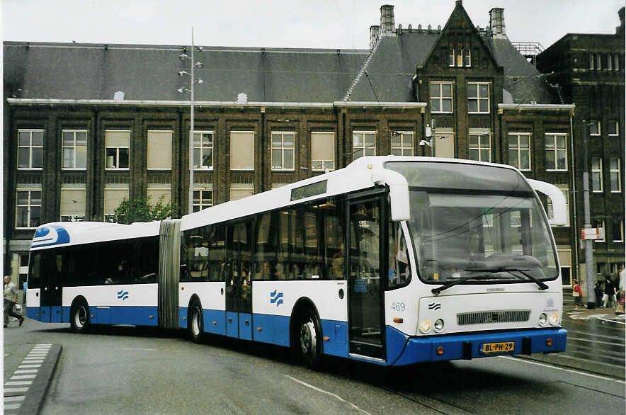 (078'704) - GVB Amsterdam - Nr. 469/BL-PH-29 - Volvo/Berkhof am 20. Juli 2005 beim Bahnhof Amsterdam