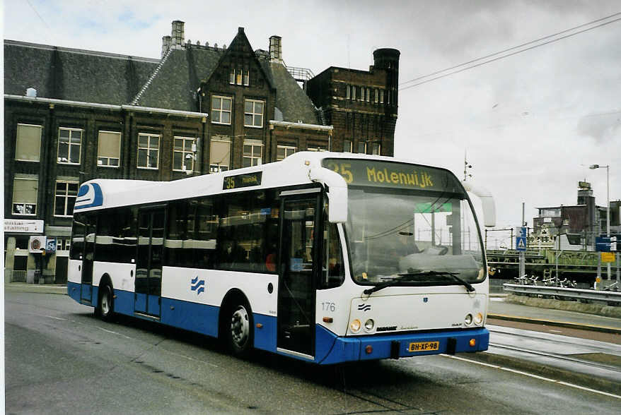 (078'708) - GVB Amsterdam - Nr. 176/BH-XF-98 - DAF/Berkhof am 20. Juli 2005 beim Bahnhof Amsterdam