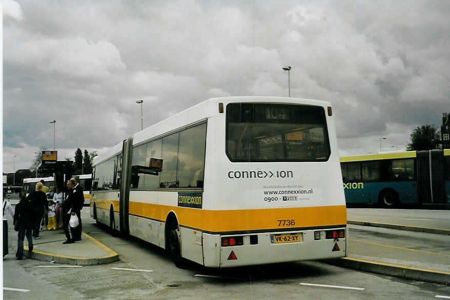(078'720) - Connexxion - Nr. 7736/VK-62-XY - Volvo/Berkhof am 20. Juli 2005 beim Bahnhof Amsterdam