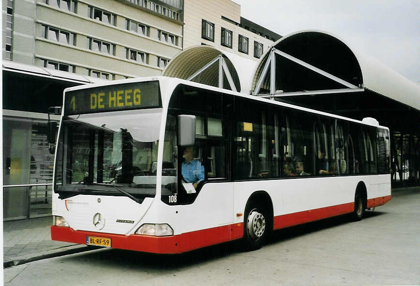 (079'005) - Stadsbus, Maastricht - Nr. 108/BL-RF-59 - Mercedes am 23. Juli 2005 beim Bahnhof Maastricht