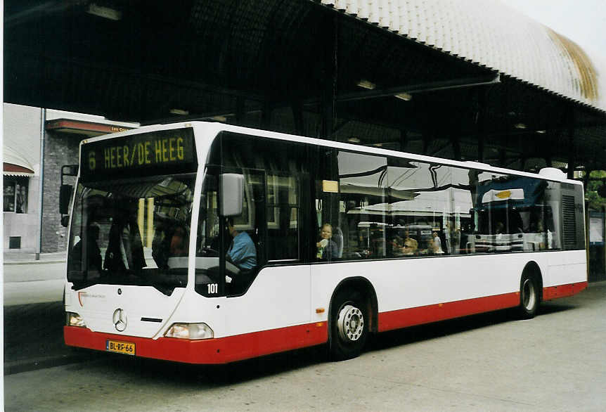 (079'018) - Stadsbus, Maastricht - Nr. 101/BL-RF-66 - Mercedes am 23. Juli 2005 beim Bahnhof Maastricht