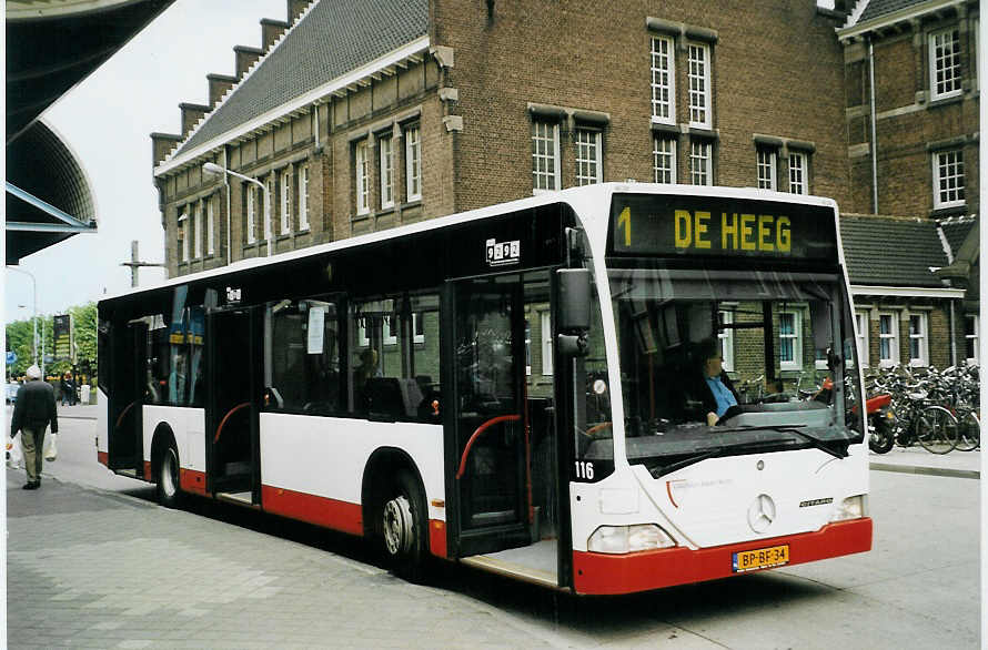 (079'027) - Stadsbus, Maastricht - Nr. 116/BP-BF-34 - Mercedes am 23. Juli 2005 beim Bahnhof Maastricht