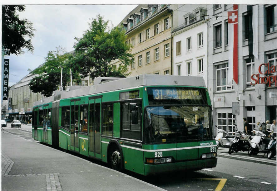 (079'308) - BVB Basel - Nr. 925 - Neoplan Gelenktrolleybus am 30. Juli 2005 in Basel, Claraplatz