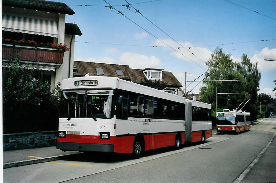 (080'105) - SW Winterthur - Nr. 122 - Saurer/FHS Gelenktrolleybus am 28. August 2005 in Winterthur, Bettenplatz