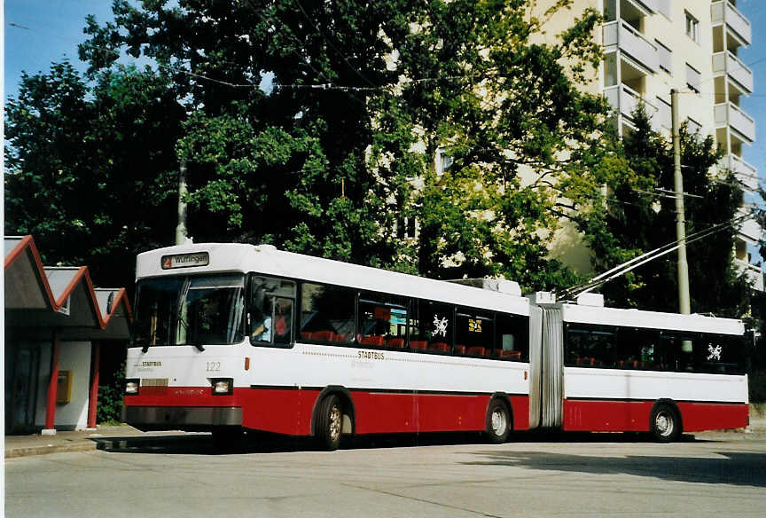 (080'205) - SW Winterthur - Nr. 122 - Saurer/FHS Gelenktrolleybus am 28. August 2005 in Winterthur, Wlflingen