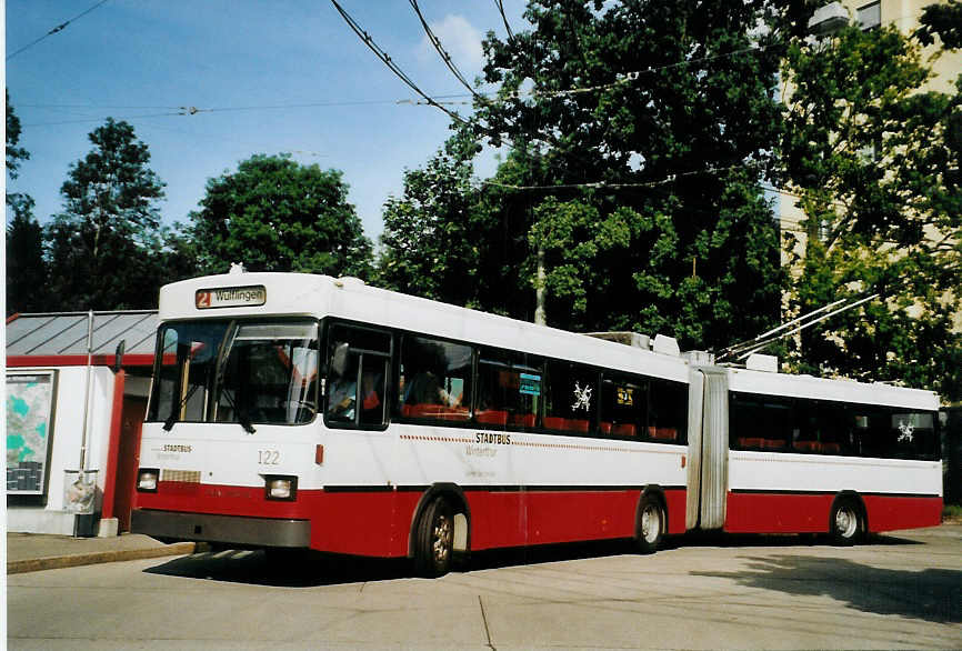 (080'207) - SW Winterthur - Nr. 122 - Saurer/FHS Gelenktrolleybus am 28. August 2005 in Winterthur, Wlflingen