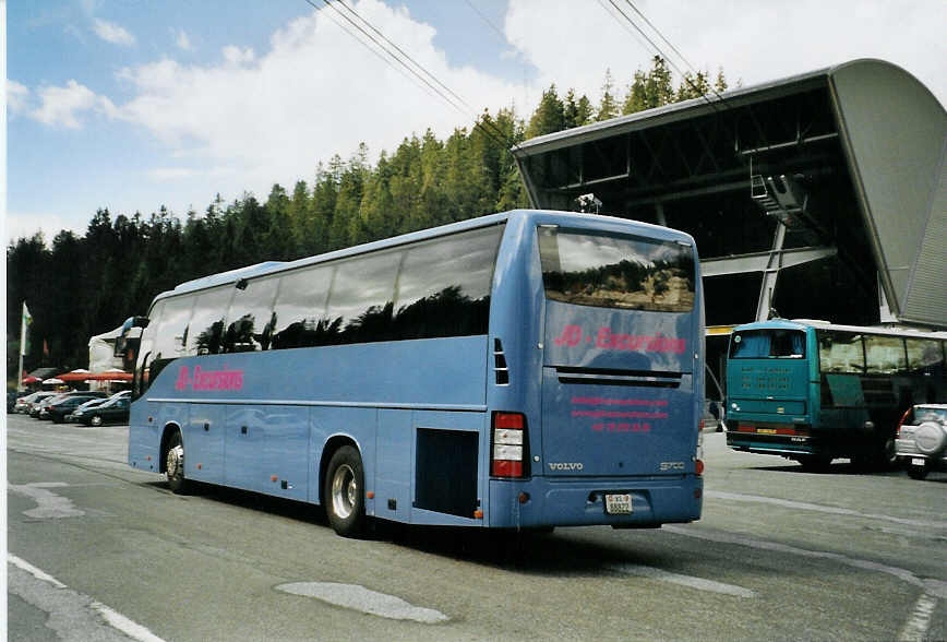 (080'233) - JD-Excursions, Monthey - VS 88'822 - Volvo am 3. September 2005 auf dem Col du Pillon