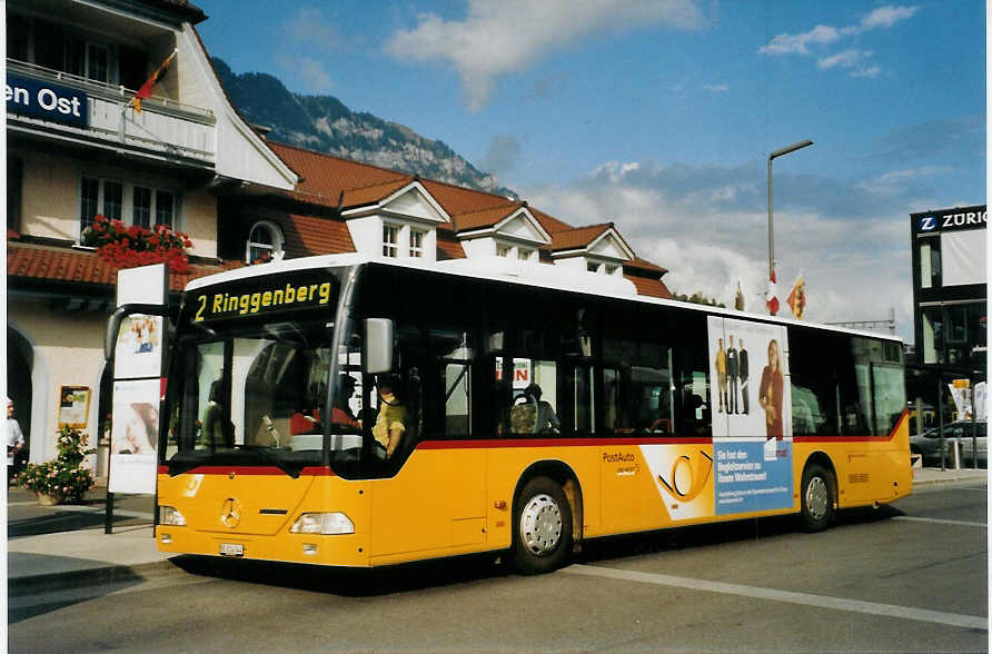(080'534) - PostAuto Berner Oberland - BE 614'044 - Mercedes am 25. September 2005 beim Bahnhof Interlaken Ost
