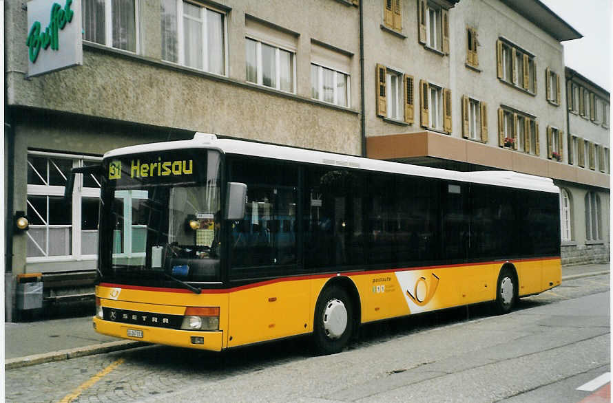 (080'836) - PostAuto St. Gallen-Appenzell - SG 267'013 - Setra (ex P 25'802) am 18. Oktober 2005 beim Bahnhof Herisau