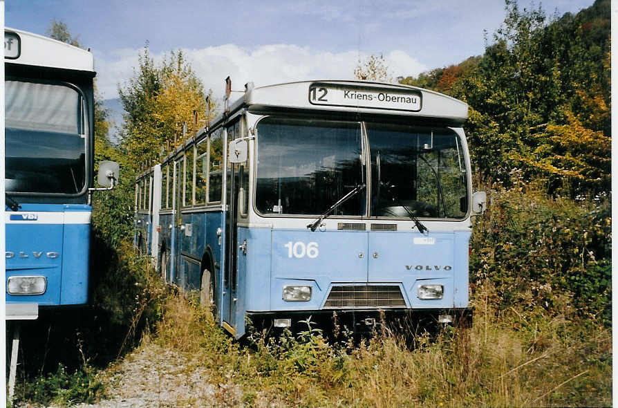 (081'136) - VBL Luzern - Nr. 106 - Volvo/Hess am 20. Oktober 2005 in Nfels