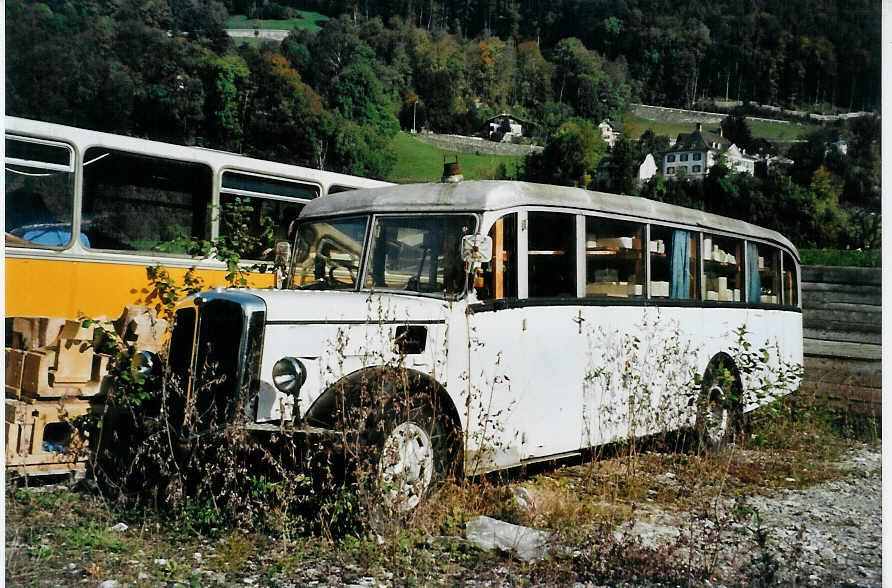 (081'206) - Oldie-Tours Zrisee, Wollerau - FBW am 20. Oktober 2005 in Nfels