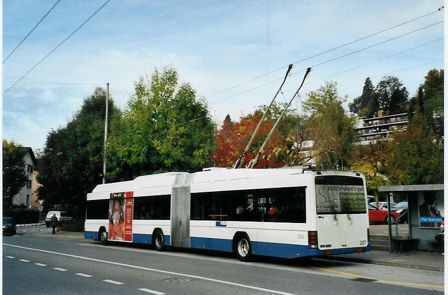 (081'236) - VBL Luzern - Nr. 207 - Hess/Hess Gelenktrolleybus am 21. Oktober 2005 in Luzern, Brelstrasse