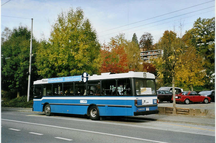 (081'302) - VBL Luzern - Nr. 52/LU 15'052 - Volvo/Hess am 21. Oktober 2005 in Luzern, Brelstrasse