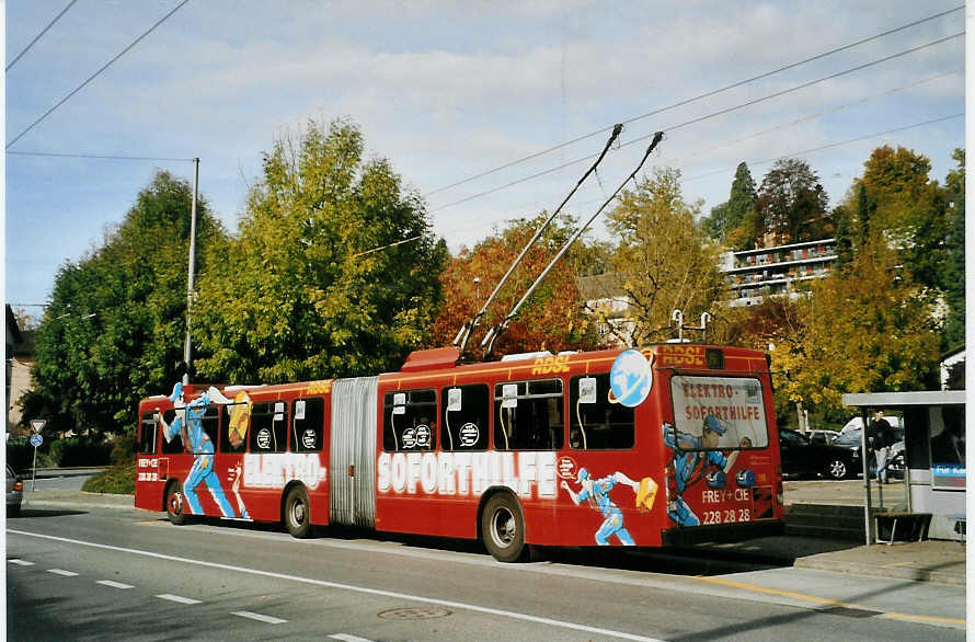 (081'306) - VBL Luzern - Nr. 198 - NAW/Hess Gelenktrolleybus am 21. Oktober 2005 in Luzern, Brelstrasse
