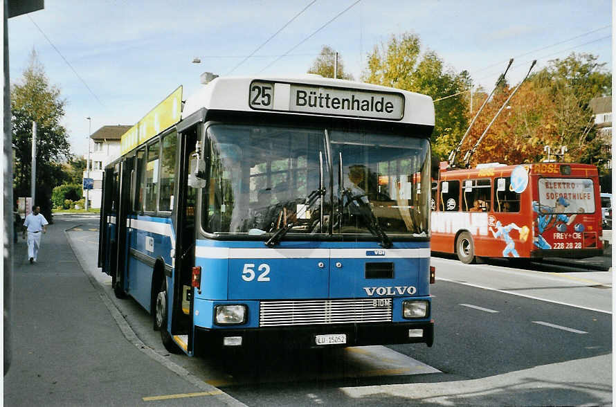 (081'307) - VBL Luzern - Nr. 52/LU 15'052 - Volvo/Hess am 21. Oktober 2005 in Luzern, Brelstrasse