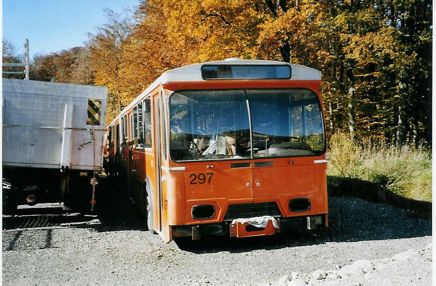 (081'407) - SVB Bern (RWB) - Nr. 297 - FBW/Hess (ex TPG Genve Nr. 114) am 29. Oktober 2005 in Oberburg, Ziegelgut