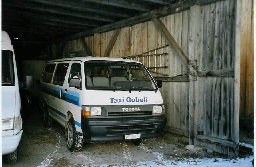 (081'806) - Gobeli, Lenk - BE 75'372 - Toyota am 11. Dezember 2005 in Lenk, Garage