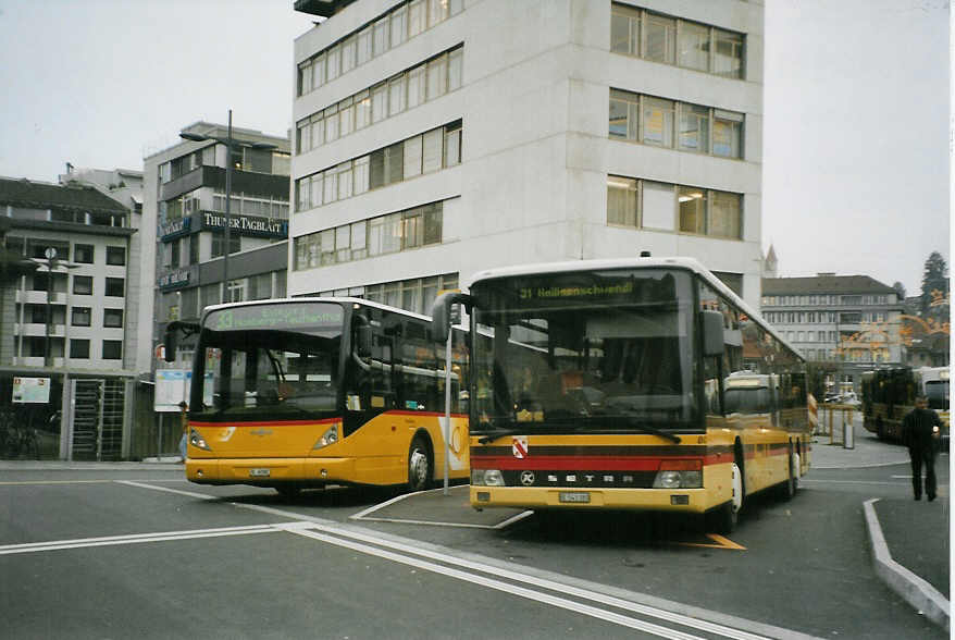 (081'831) - Burri, Teuffenthal - BE 60'582 - Van Hool + STI Thun - Nr. 80/BE 543'380 - Setra am 12. Dezember 2005 beim Bahnhof Thun